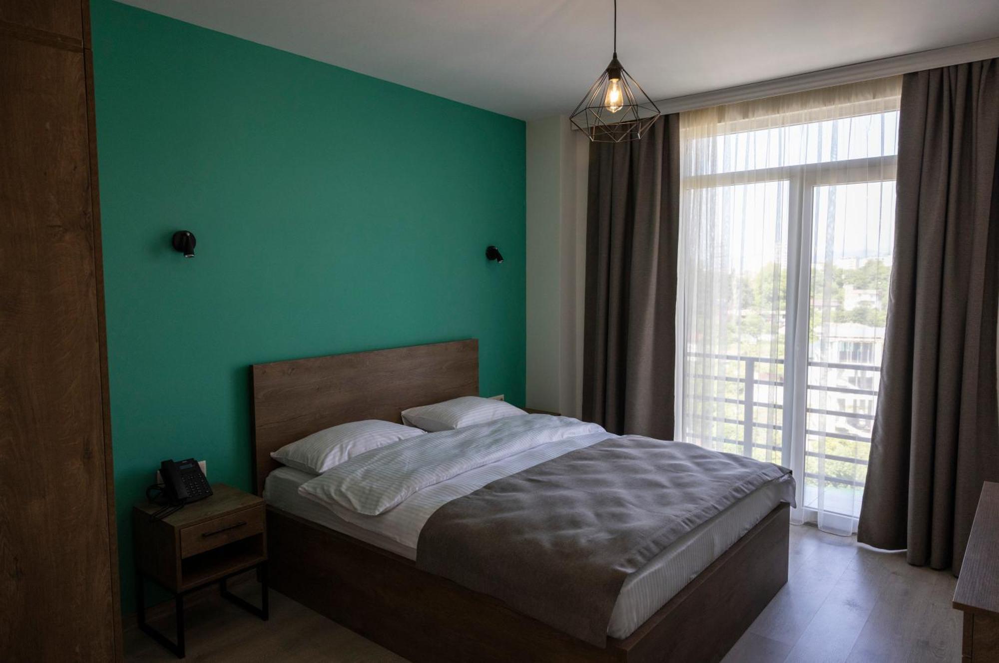 Gardenville Batumi Exteriör bild
